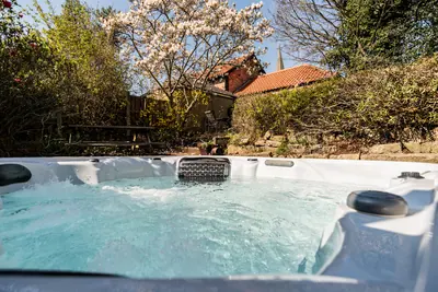 Historical Sherwood Forest Cottages, Mansfield